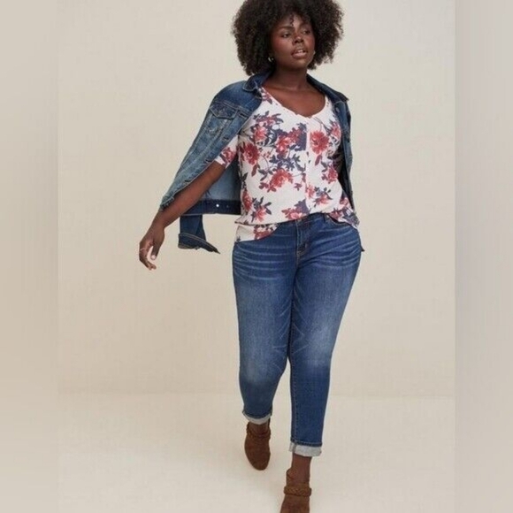 TORRID Floral Waffle Knit Thermal Top in 00 (L) - Picture 1 of 7